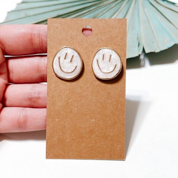 Smiley face stud earrings #78 - Picture 4 of 4